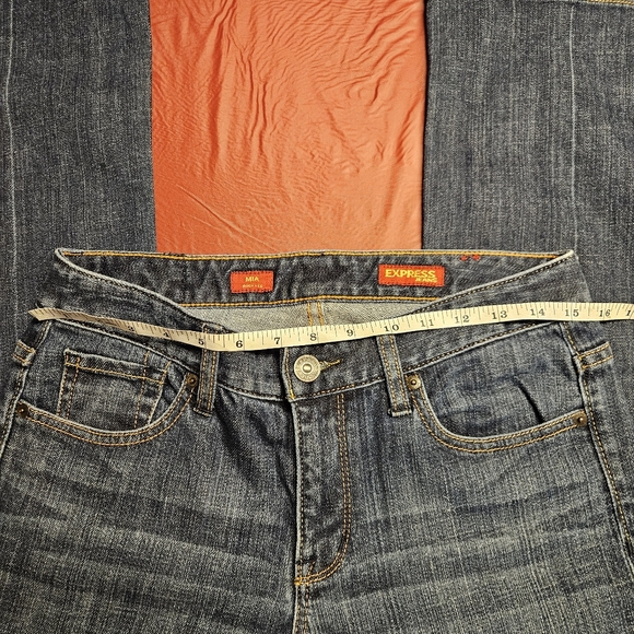 Express Jeans "Mia" Boot Leg Low Rise  sz6 w/33" Inseam  E.U.C. - Picture 3 of 11